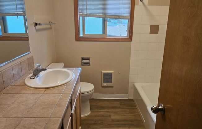 2 beds, 1 bath, 840 sqft, $1,795, Unit D03