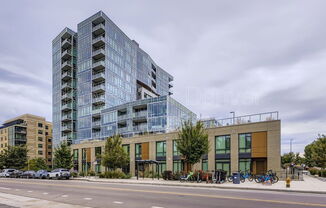 1 bed, 1.5 baths, 951 sqft, $2,300, Unit 617