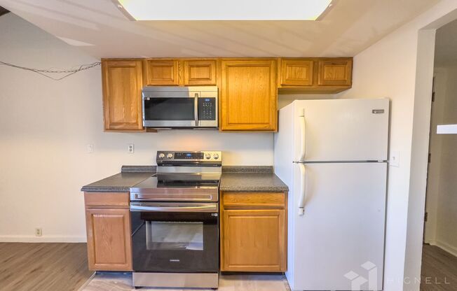 2 beds, 1 bath, $1,500, Unit # 6