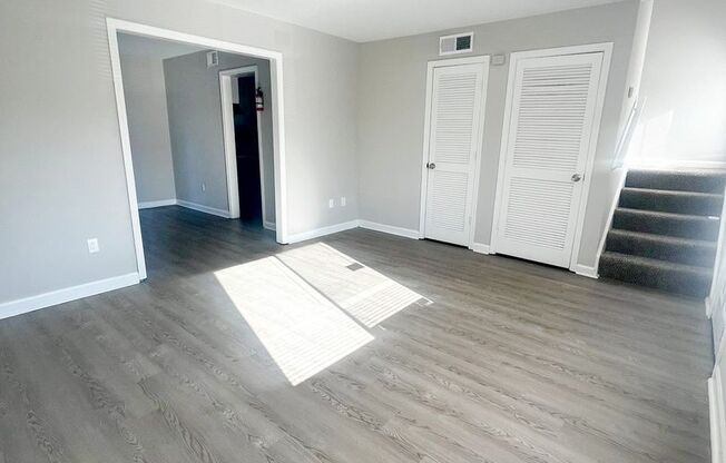 2 beds, 1.5 baths, $1,295, Unit B2