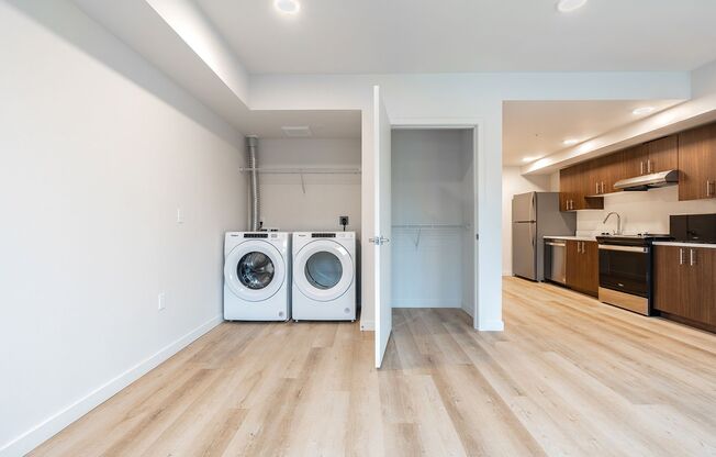 Studio, 1 bath, 491 sqft, $1,325, Unit 825 - ADA