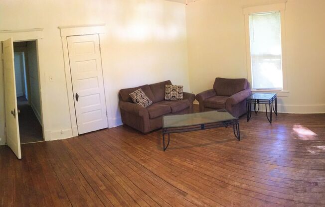 413 W Main St