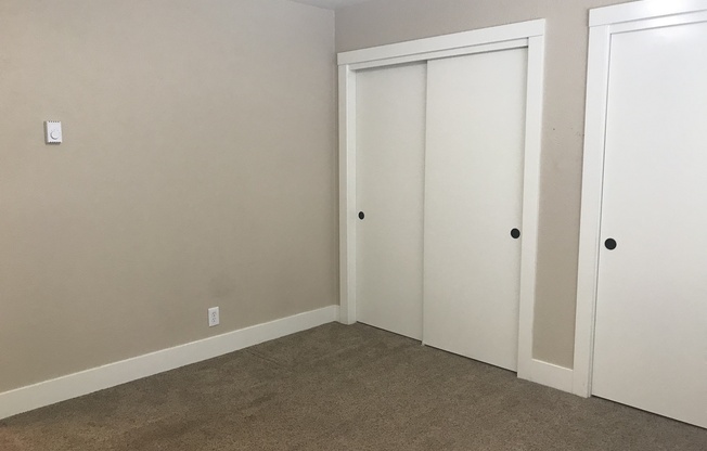 2 beds, 1 bath, 1,000 sqft, $1,595, Unit 08