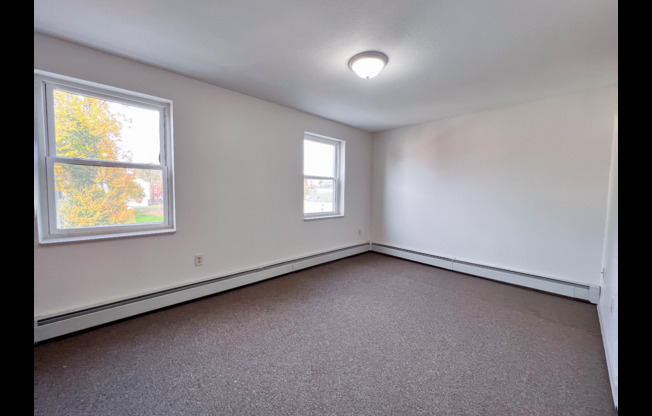 1 bed, 1 bath, 463 sqft, $1,300, Unit C10