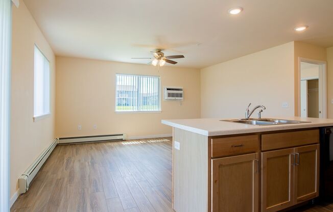 1 bed, 1 bath, 645 sqft, $1,379, Unit EC 4242-01