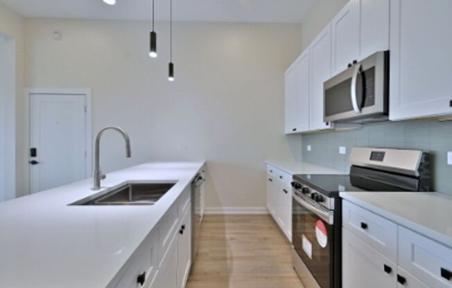 7512-7522 Madison Street