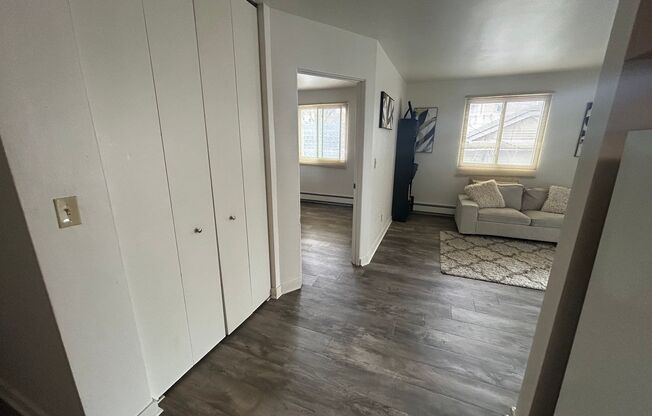 1 bed, 1 bath, $850, Unit 107