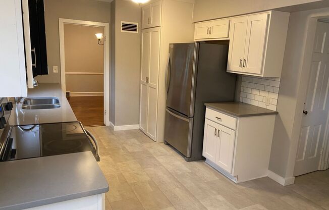 4 beds, 2 baths, $2,100, Unit # LEASE ONLY