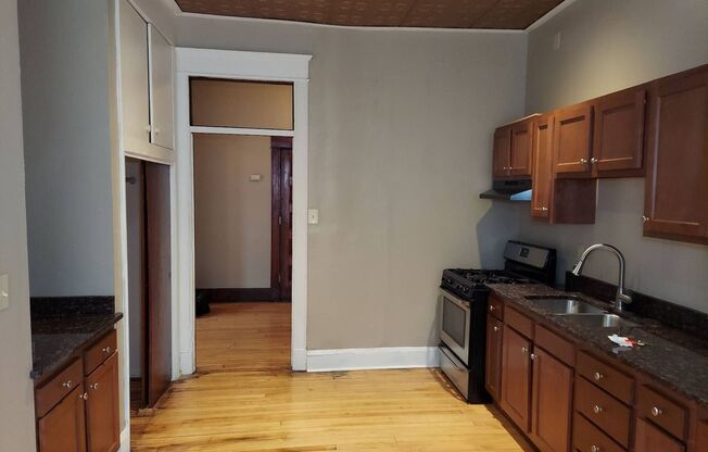 1 bed, 1 bath, 433 sqft, $1,045, Unit 5