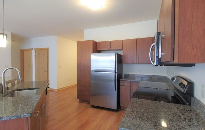 1 bed, 1 bath, 1,120 sqft, $2,025, Unit 400