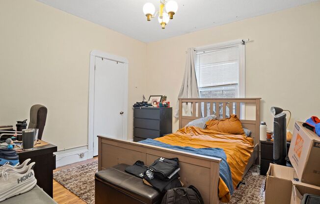 Charming 4 Bedroom-No Broker Fee