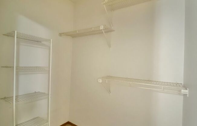 Studio, 1 bath, 413 sqft, $1,295, Unit 212