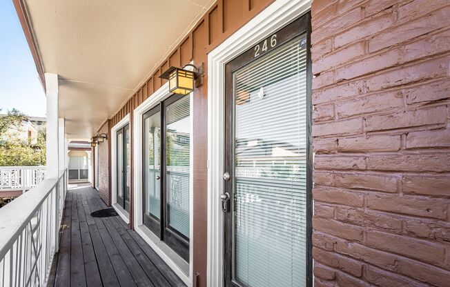 2 Bedroom, 2 Bath Condo near SMU!