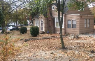 2212 North Andrews Circle
