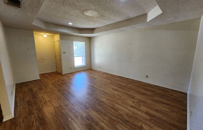 Roomy 2 Bedroom Duplex in Fort Worth