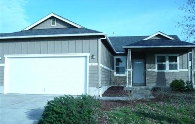 Beautiful Three Bed Two Bath in the Bethel-Danebo Area