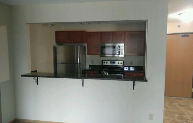2 beds, 2 baths, 940 sqft, $1,625, Unit 1609309r