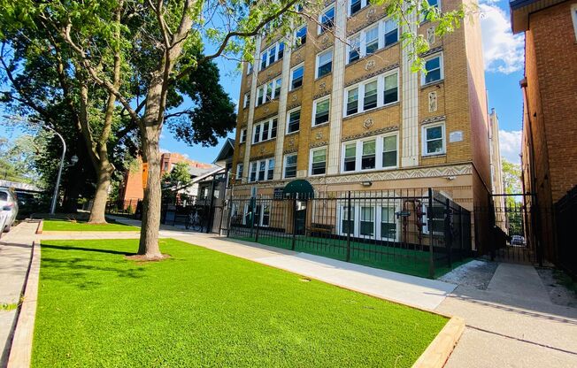 1 bed, 1 bath, 420 sqft, $1,650, Unit 304