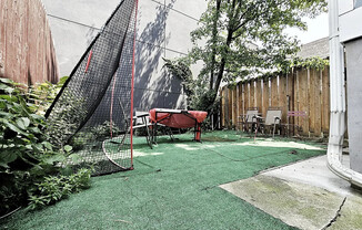 290 LEONARD ST