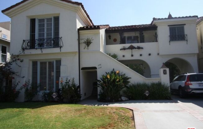 1114 S CLARK DR