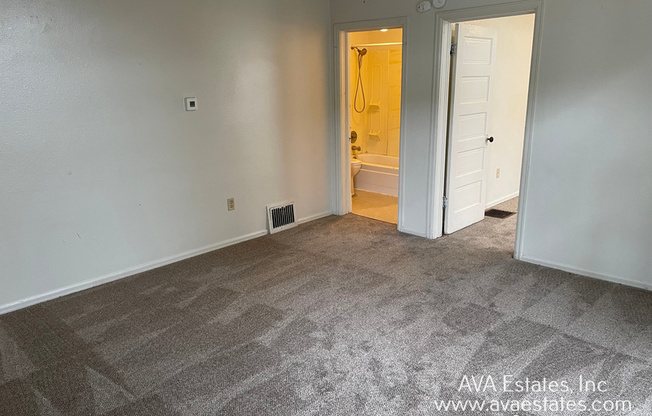 219 E PITKIN AVE