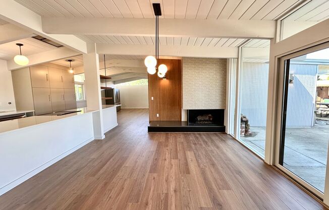 Eichler Mid-Century Home, Newly Renovated