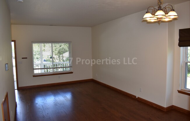 Beautiful 3 BD | 2.5 BA Duplex in Wine Country - Dayton