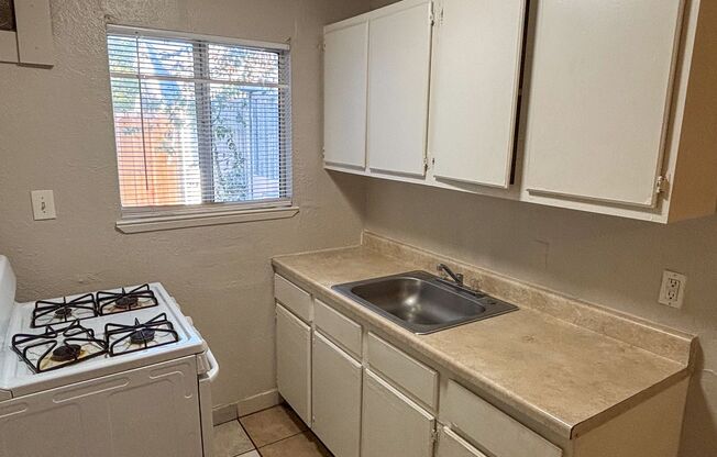 1 bed, 1 bath, 543 sqft, $1,195, Unit Apartment 05