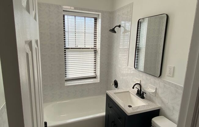 1 bed, 1 bath, 700 sqft, $2,375, Unit A11