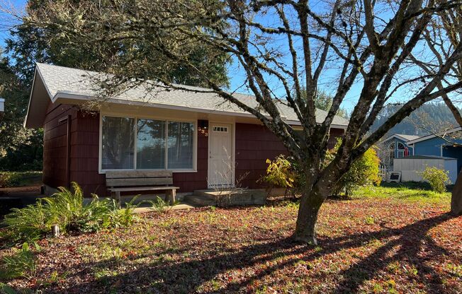 Freshly updated 2 bedroom duplex in Thurston!