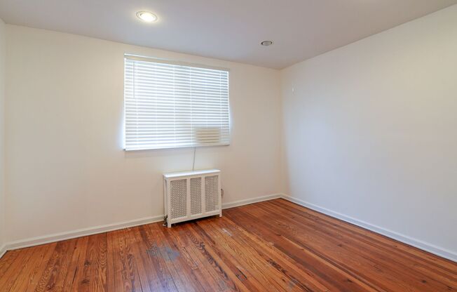 2 beds, 1 bath, $1,495