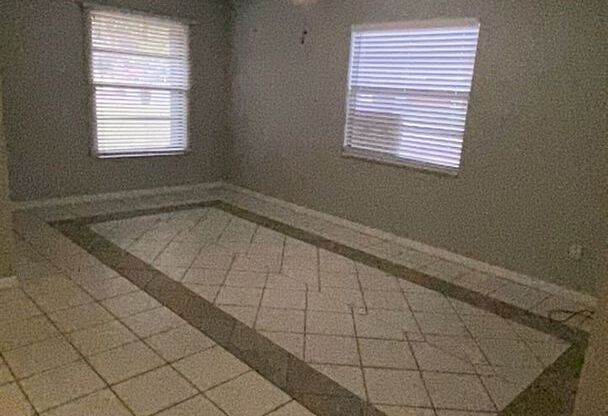 3 Bedroom 2 Bath Duplex in Winter Park For RENT!