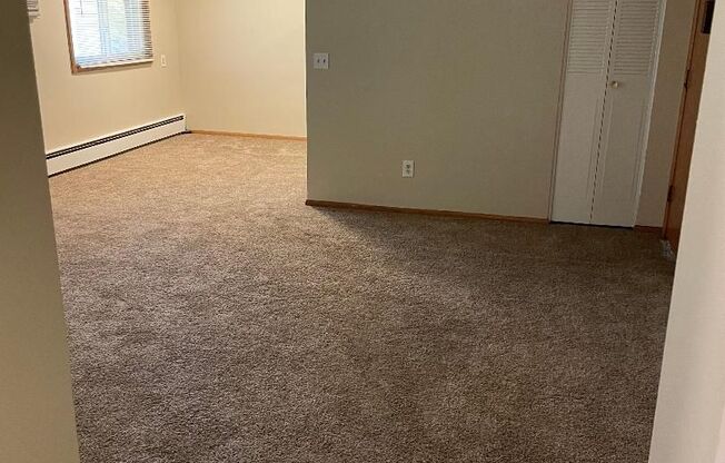 1 bed, 1 bath, 600 sqft, $1,050, Unit 303