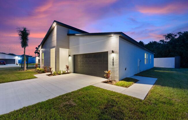 Deposit-Free! Modern, energy efficient home with ALL of the upgrades! Winter Haven