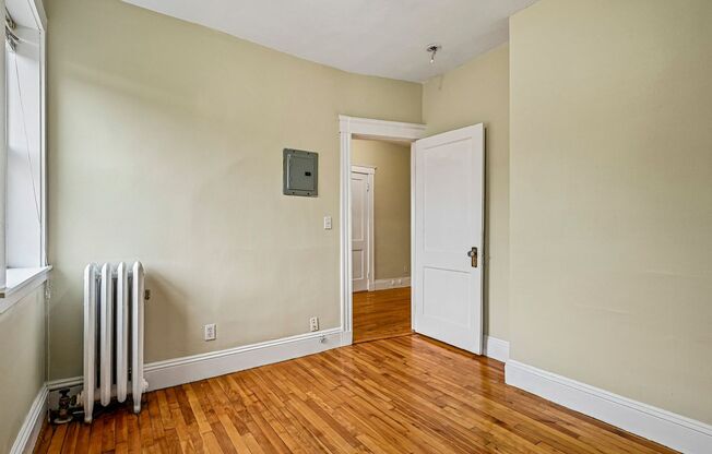 1 bed, 1 bath, $2,400, Unit 5S-7
