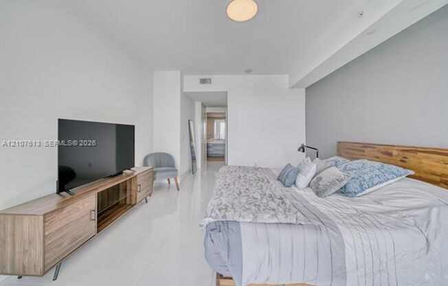 1 bed, 1.5 baths, $4,150, Unit # 3802