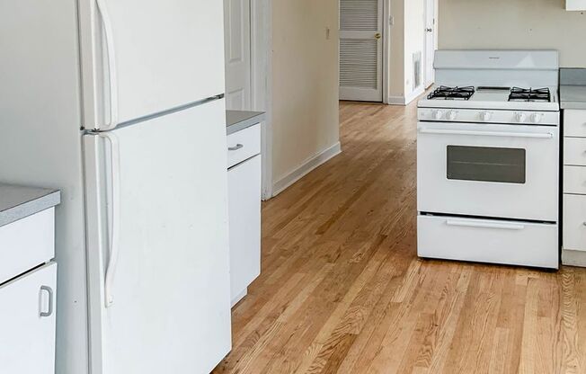 3 beds, 2 baths, 1,585 sqft, $3,950, Unit 2318-3R