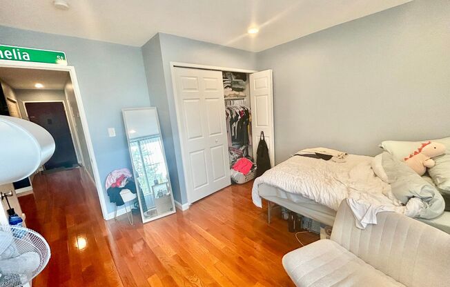 2 beds, 1 bath, 768 sqft, $2,425, Unit 325