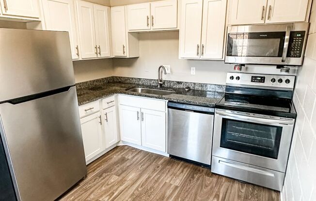 Nicely updated 2 bedroom / 1 bath apartments available in great West Knox location!