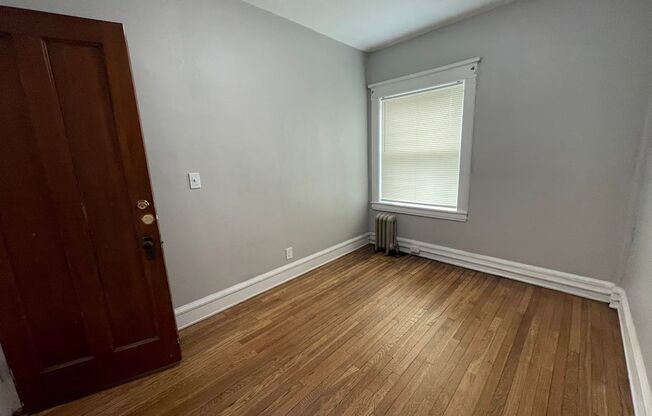 2 beds, 1.5 baths, 884 sqft, $1,225, Unit 032