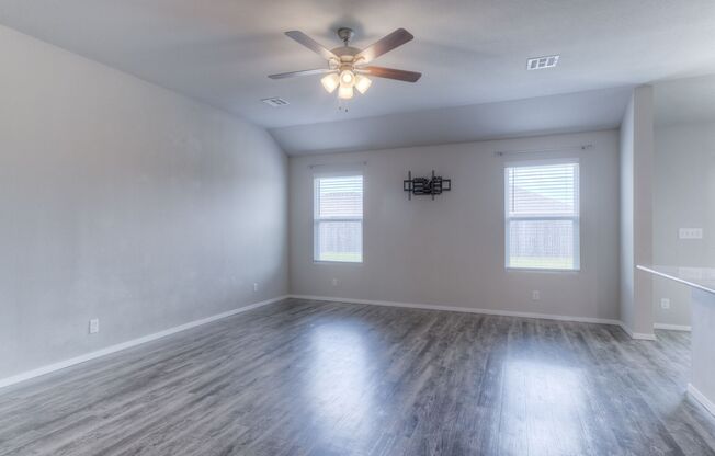 FOR LEASE | BIXBY | $1650 Rent + $1650 Deposit
