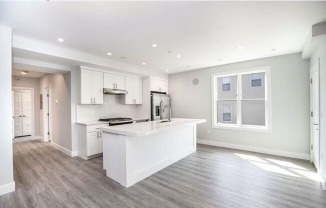 Stunning 2 Bd 1.5 Bath with Garage Parking minutes to North Quincy T, Available Now.