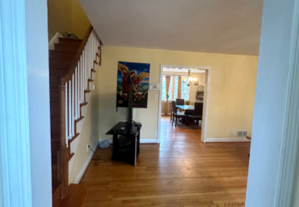 309 STRATFORD RD