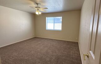 2 beds, 2 baths, $1,300, Unit Unit B