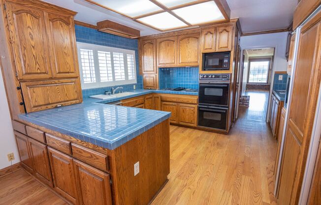 Beautiful Corner House within walking distance to Santana Row - 2762 Scott Street, San Jose Ca