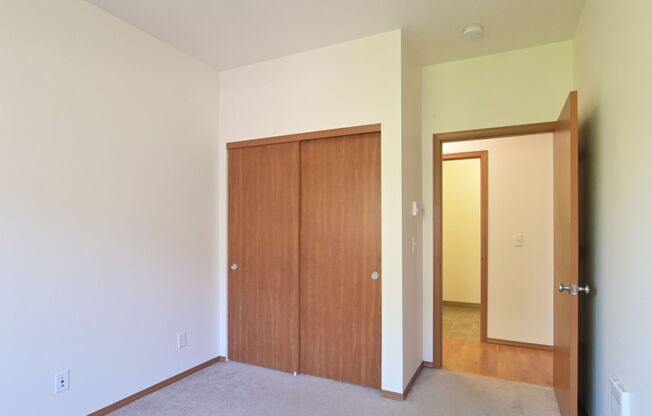 2 beds, 1 bath, $1,700, Unit 303