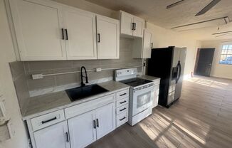 1 bed, 1 bath, $695, Unit #2 Big Studio Right side