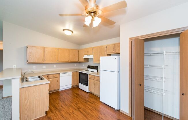 1 bed, 1 bath, $995