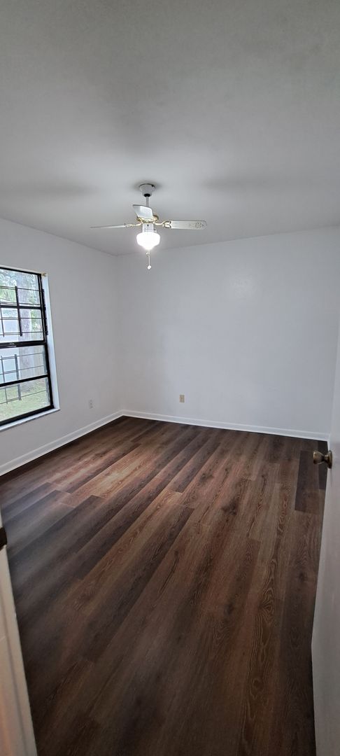 2 beds, 1 bath, $1,050