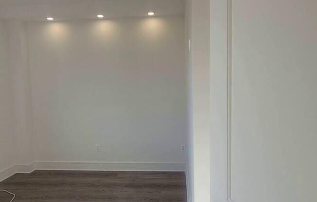 2 beds, 2 baths, $7,650, Unit 10B